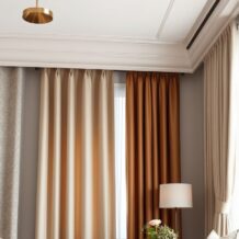 Karnisz sufitowy czy ścienny: jak dobrać i zamontować idealną oprawę okna do wnętrza i tkanin